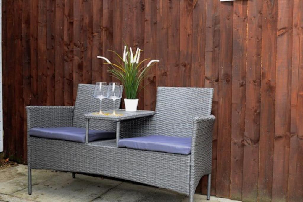 Hébergement de vacances 8 Bed, Comfortably Sleeps 10, 3 Bath House, 5 Mins Centre Manchester